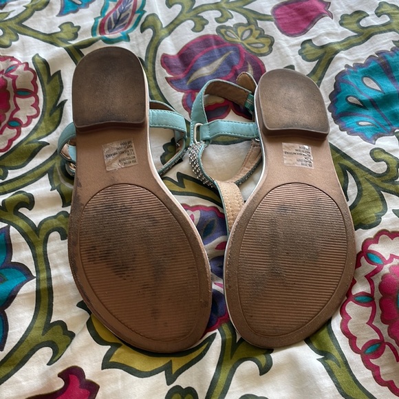 Sandals - Picture 3 of 3